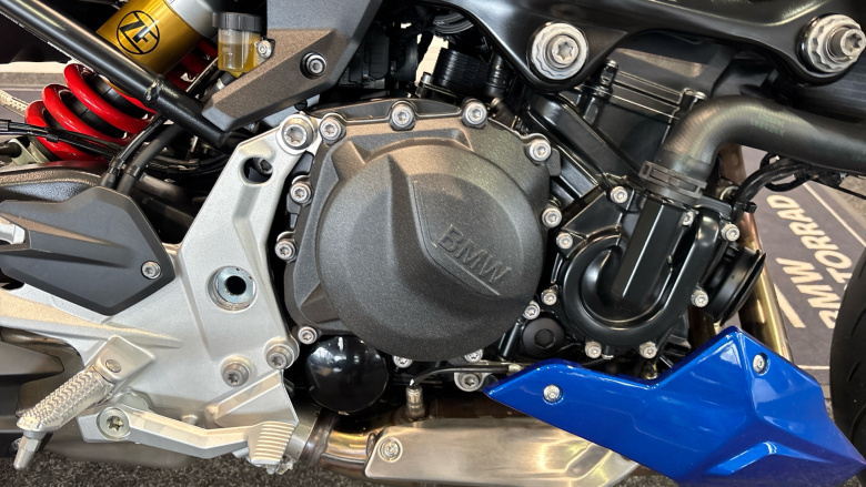 BMW F900 R